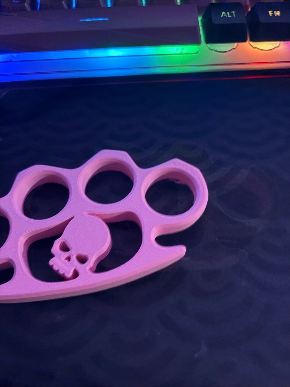Pink Skull Knuckle Toy for Kids - Playful Grip Accessory